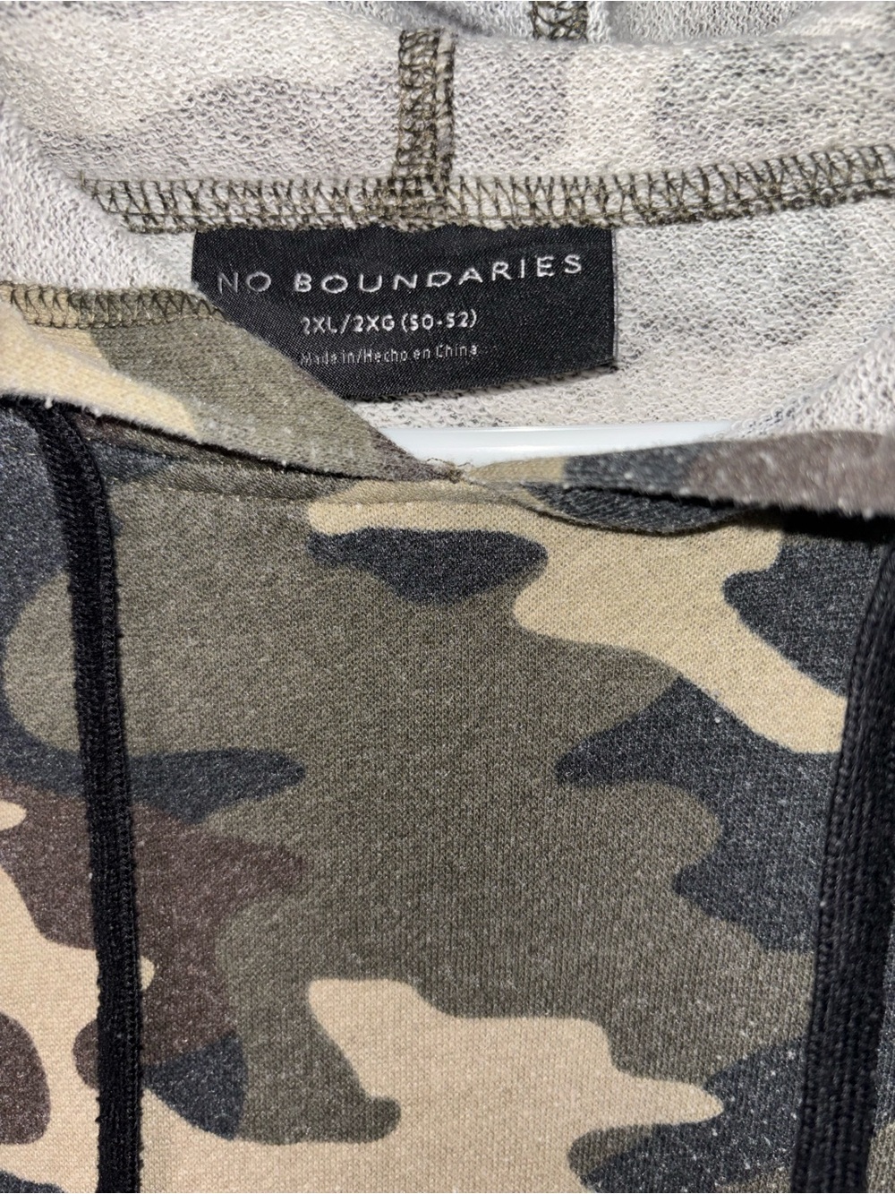 No Boundaries Women’s 2XL 50-52 Camo Hooded Pullover Kangaroo Pocket - Picture 2 of 3